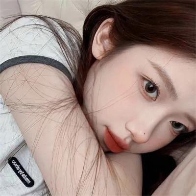 佳丽村三姊妹封面